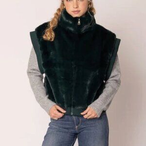 NWT Green Oversized Faux Fur Bomber Vest Jacket Gilet Cozy Ribbed Sleeve Winter
